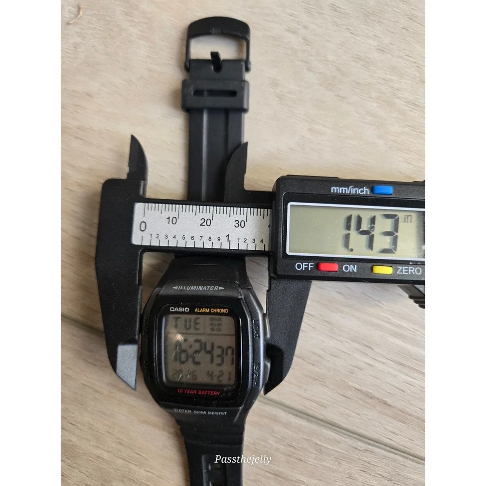 Casio Watch Mens W-96H Digital Illuminator Alarm Chrono 10 Year Battery WR50M